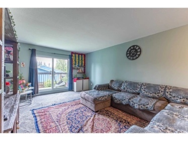 Family Room Photo of 105 33850 Fern Street Street, Abbotsford, BC