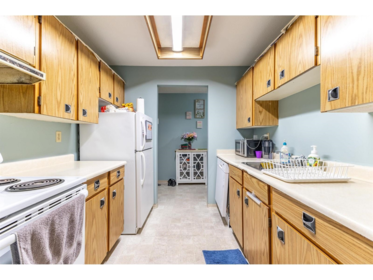 Primary Bathroom Photo of 105 33850 Fern Street Street, Abbotsford, BC