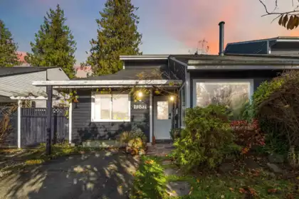 19831 53a Avenue, Langley, BC, Langley — Half Duplex for sale
