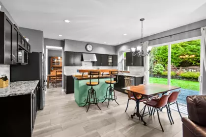 Kitchen Island Photo of 2517 Platinum Lane, Coquitlam, BC