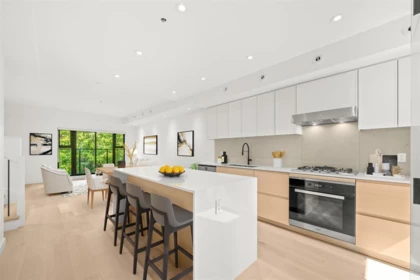 Breakfast Nook Photo of 32 530 W 28th Avenue, Vancouver, BC