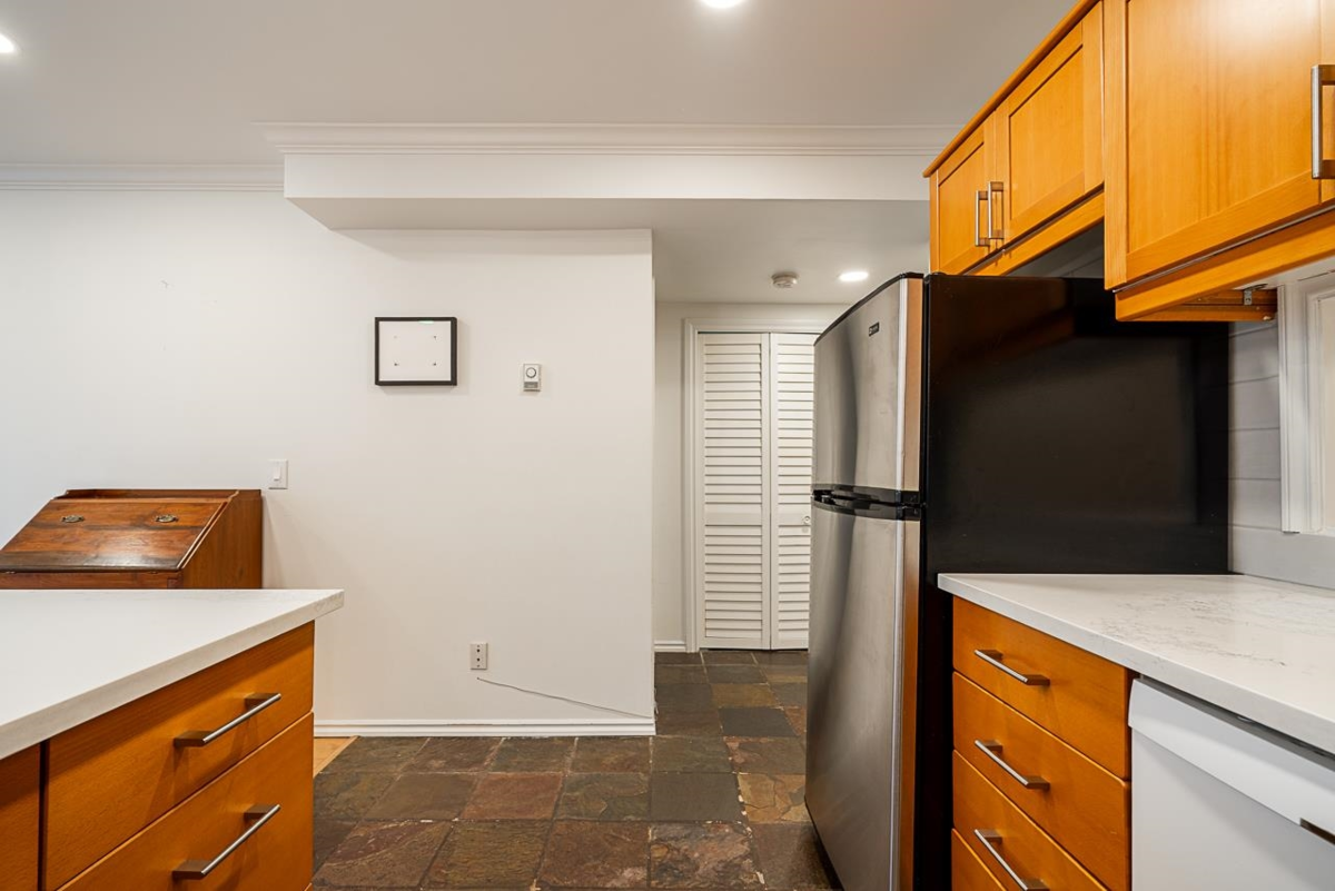 Kitchen Island Photo of 218 1990 W 6th Avenue, Vancouver, BC