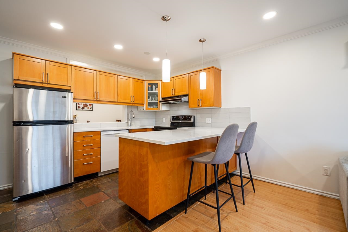 Primary Bedroom Photo of 218 1990 W 6th Avenue, Vancouver, BC