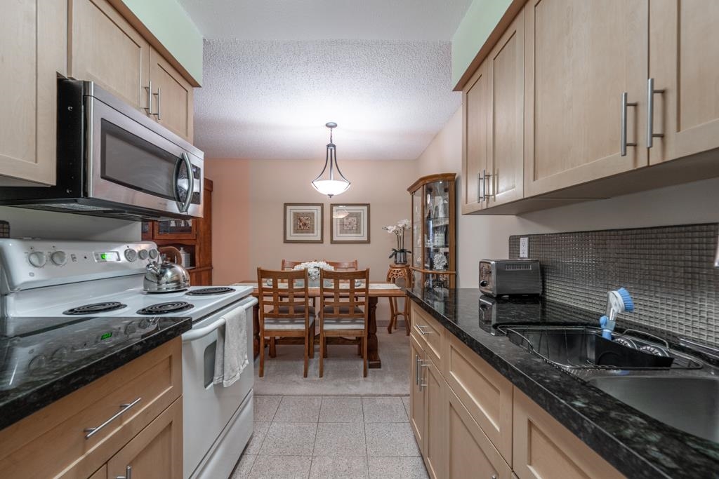 Bedroom 2 Photo of 8 45 Fourth Street, New Westminster, BC