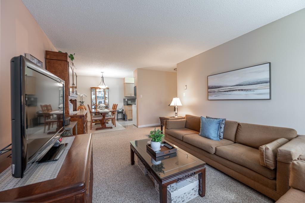 Dining Area Photo of 8 45 Fourth Street, New Westminster, BC