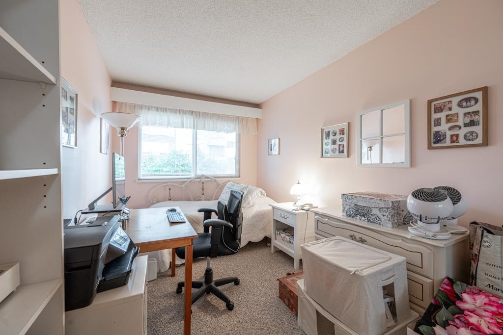 Powder Room Photo of 8 45 Fourth Street, New Westminster, BC