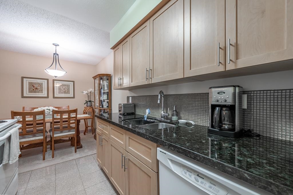 Walk-In Closet Photo of 8 45 Fourth Street, New Westminster, BC