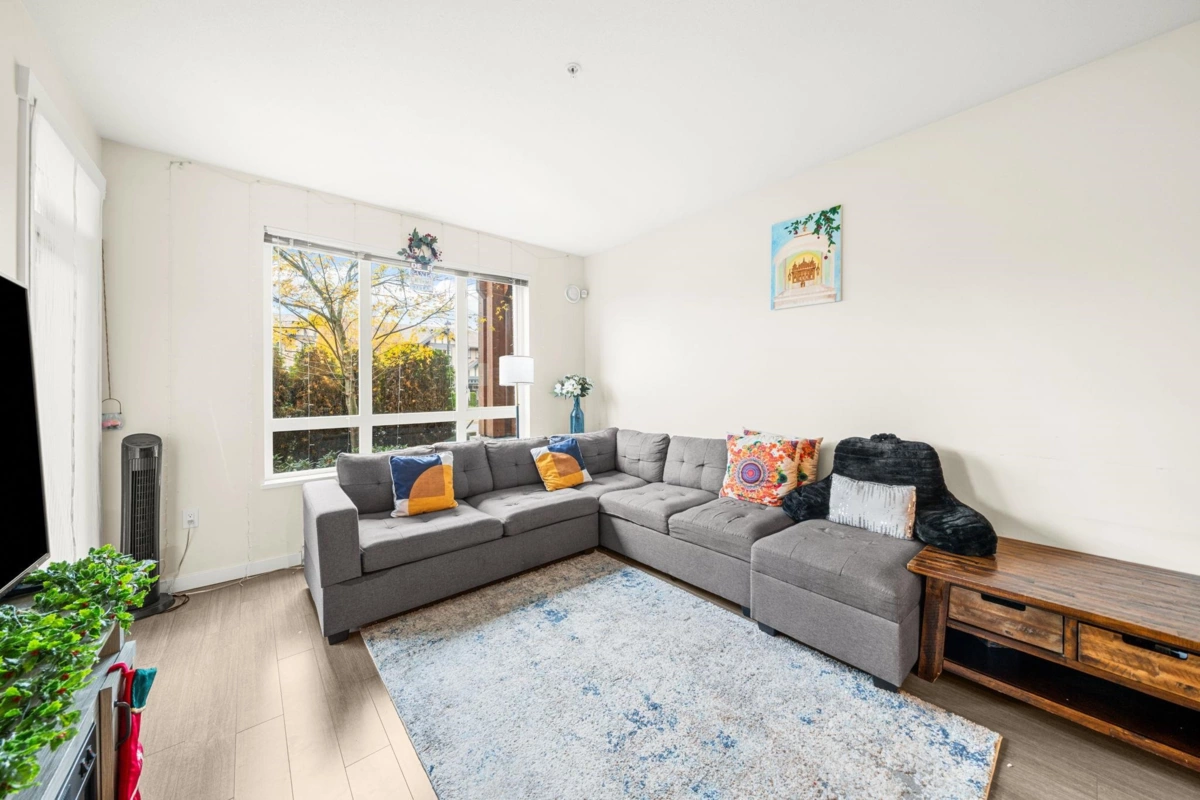 Kitchen Island Photo of 119 31158 Westridge Place, Abbotsford, BC