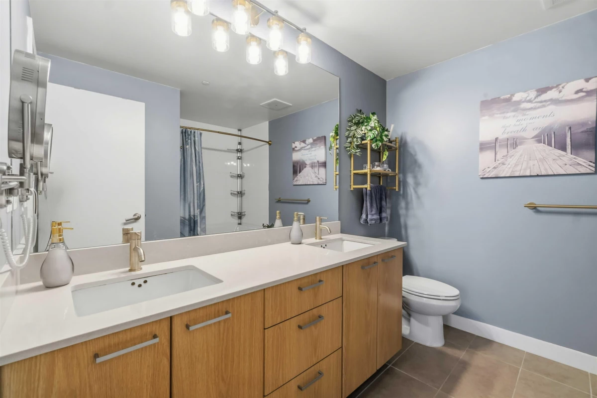 Guest Bathroom Photo of 3901 2955 Atlantic Avenue, Coquitlam, BC