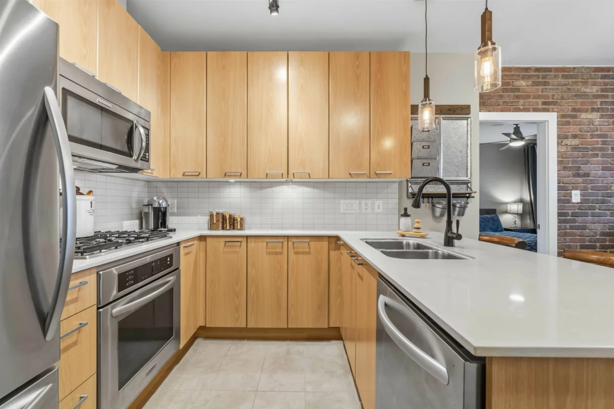 Kitchen Photo of 3901 2955 Atlantic Avenue, Coquitlam, BC