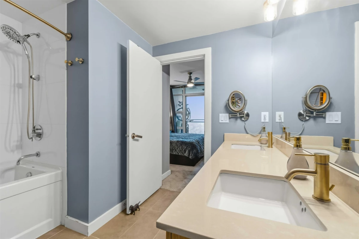 Powder Room Photo of 3901 2955 Atlantic Avenue, Coquitlam, BC