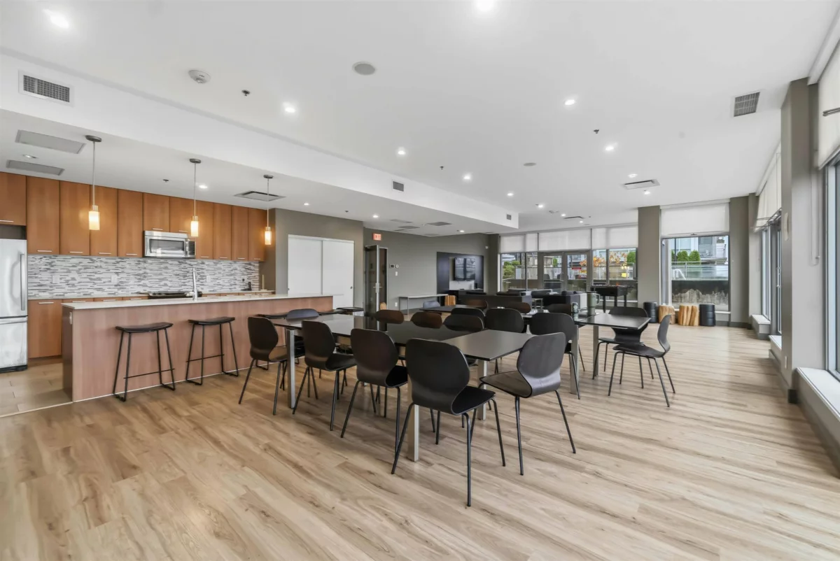 Swimming Pool Photo of 3901 2955 Atlantic Avenue, Coquitlam, BC