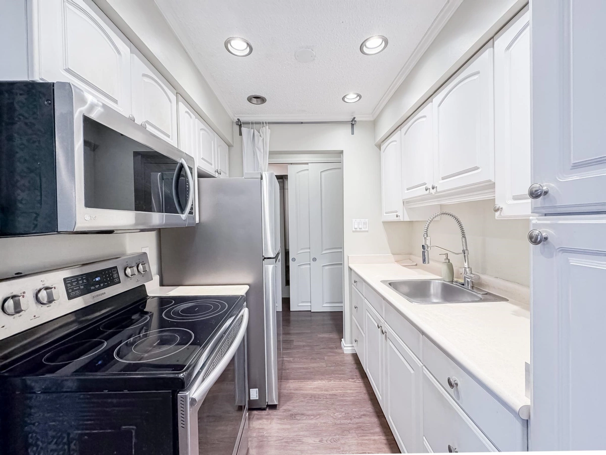 Family Room Photo of 211 910 Fifth Avenue, New Westminster, BC