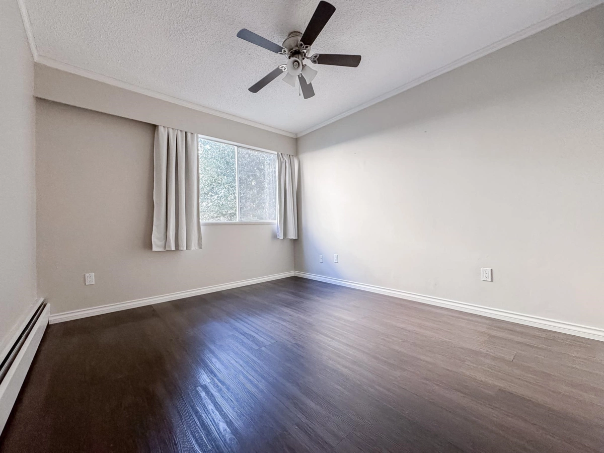 Kitchen Island Photo of 211 910 Fifth Avenue, New Westminster, BC