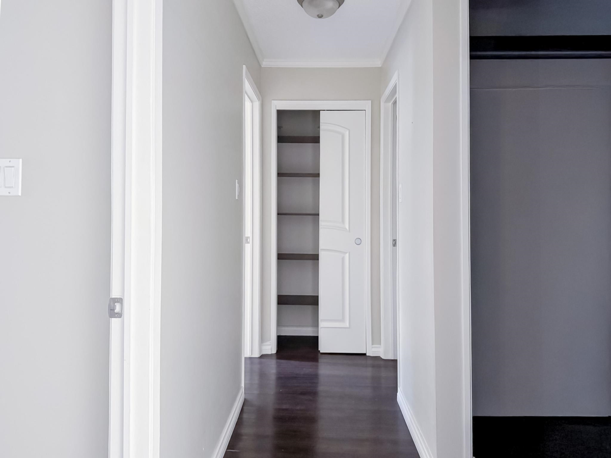 Primary Bathroom Photo of 211 910 Fifth Avenue, New Westminster, BC