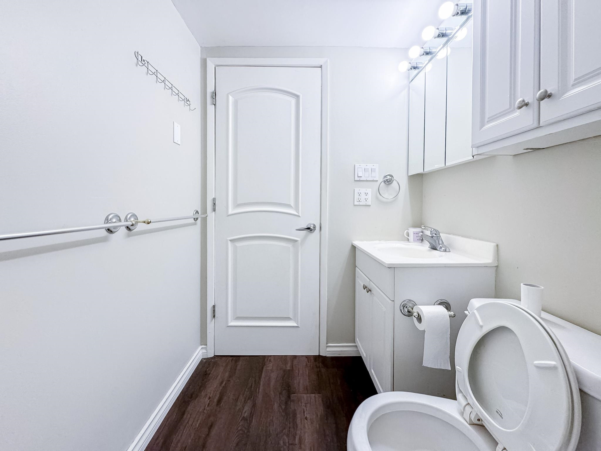 Primary Bedroom Photo of 211 910 Fifth Avenue, New Westminster, BC