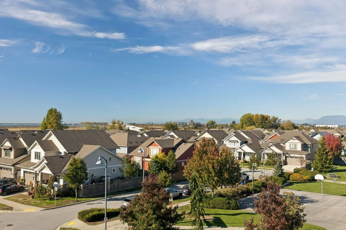 Entry Foyer Photo of 401 4690 Hawk Lane, Tsawwassen, BC