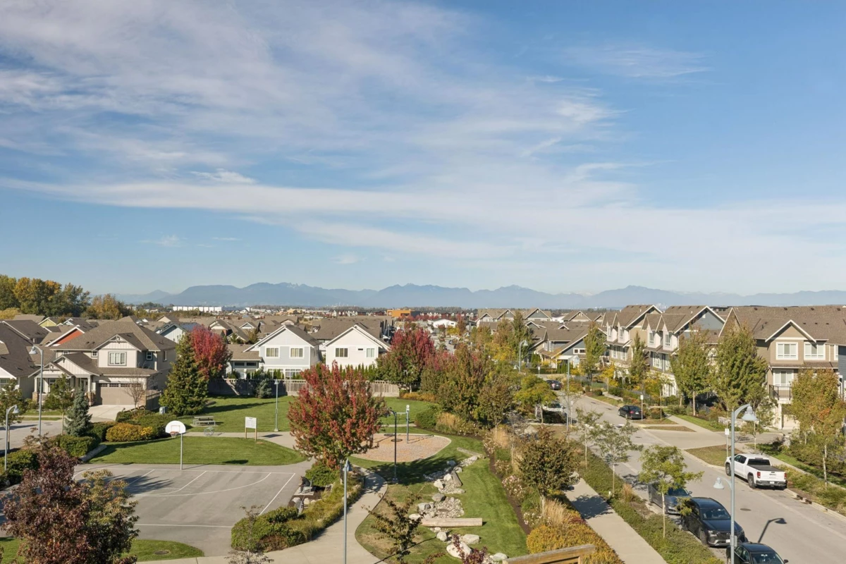 Hallway Photo of 401 4690 Hawk Lane, Tsawwassen, BC