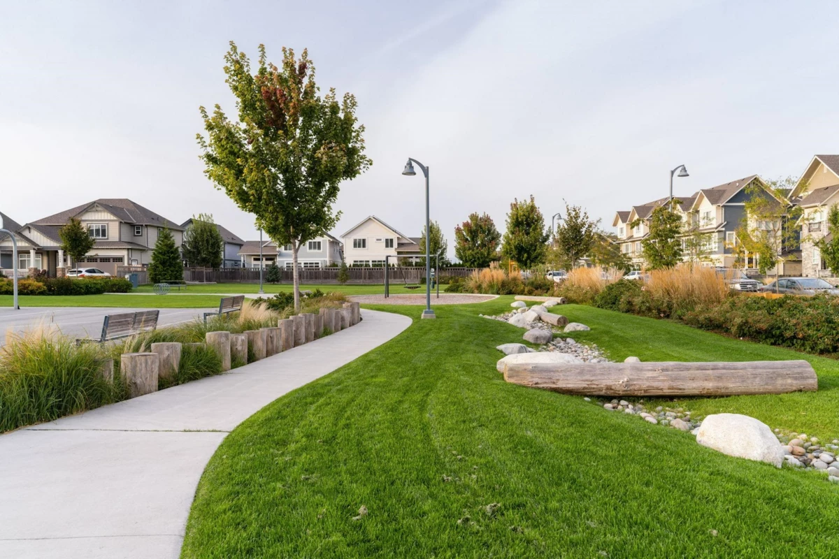 Hot Tub / Spa Photo of 401 4690 Hawk Lane, Tsawwassen, BC