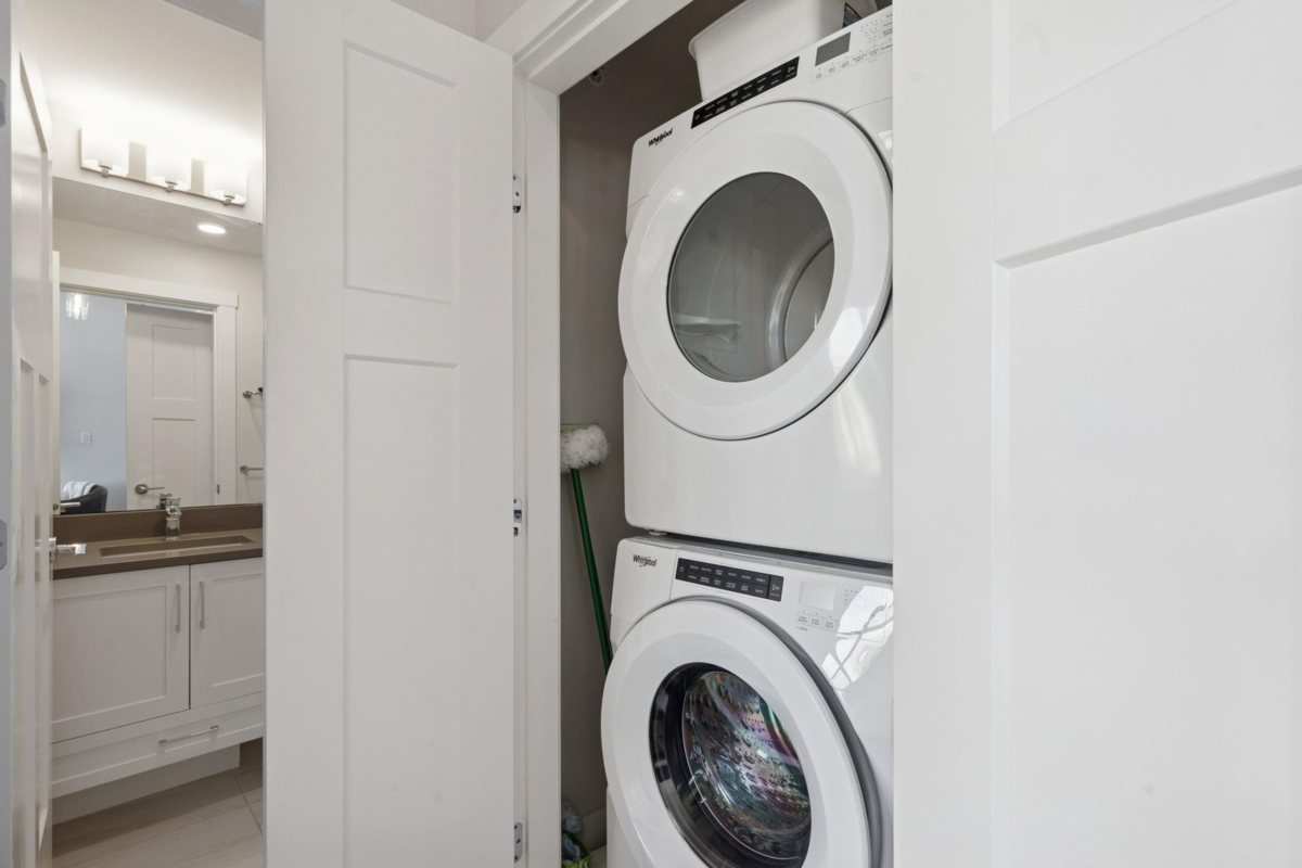 Laundry Room Photo of 401 4690 Hawk Lane, Tsawwassen, BC