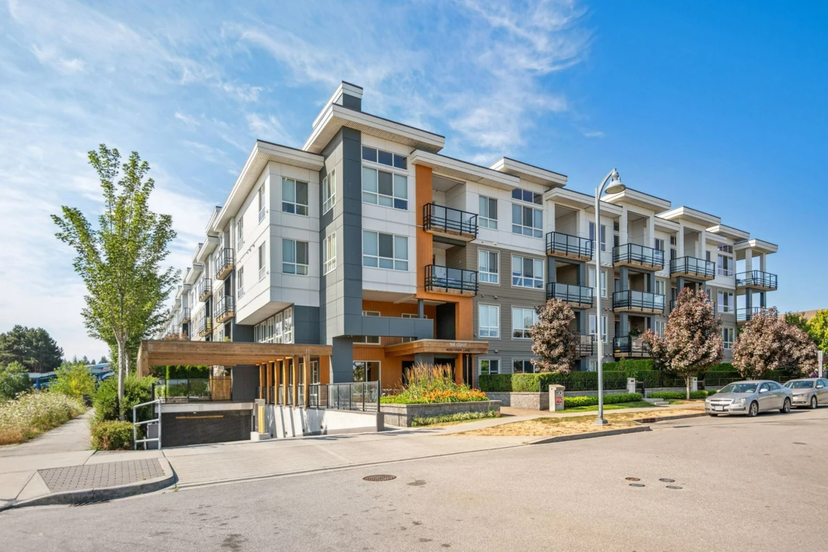 Outdoor Patio Photo of 401 4690 Hawk Lane, Tsawwassen, BC