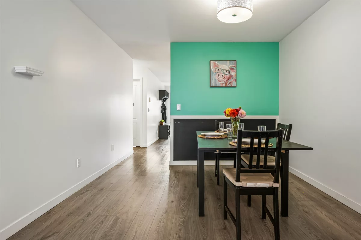 Breakfast Nook Photo of 5 46735 Yale Road, Chilliwack, BC