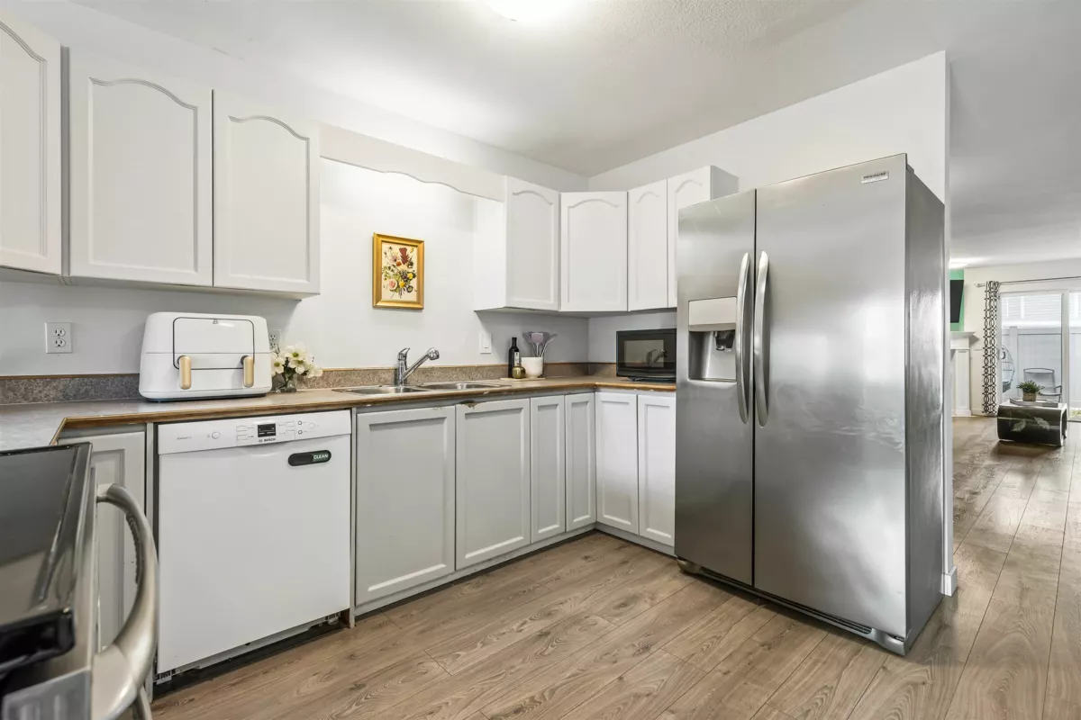 Exterior Front Photo of 5 46735 Yale Road, Chilliwack, BC