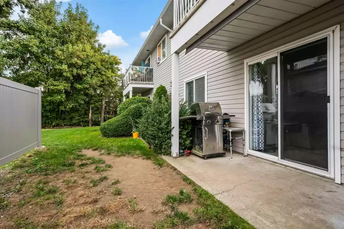 Garage Interior Photo of 5 46735 Yale Road, Chilliwack, BC