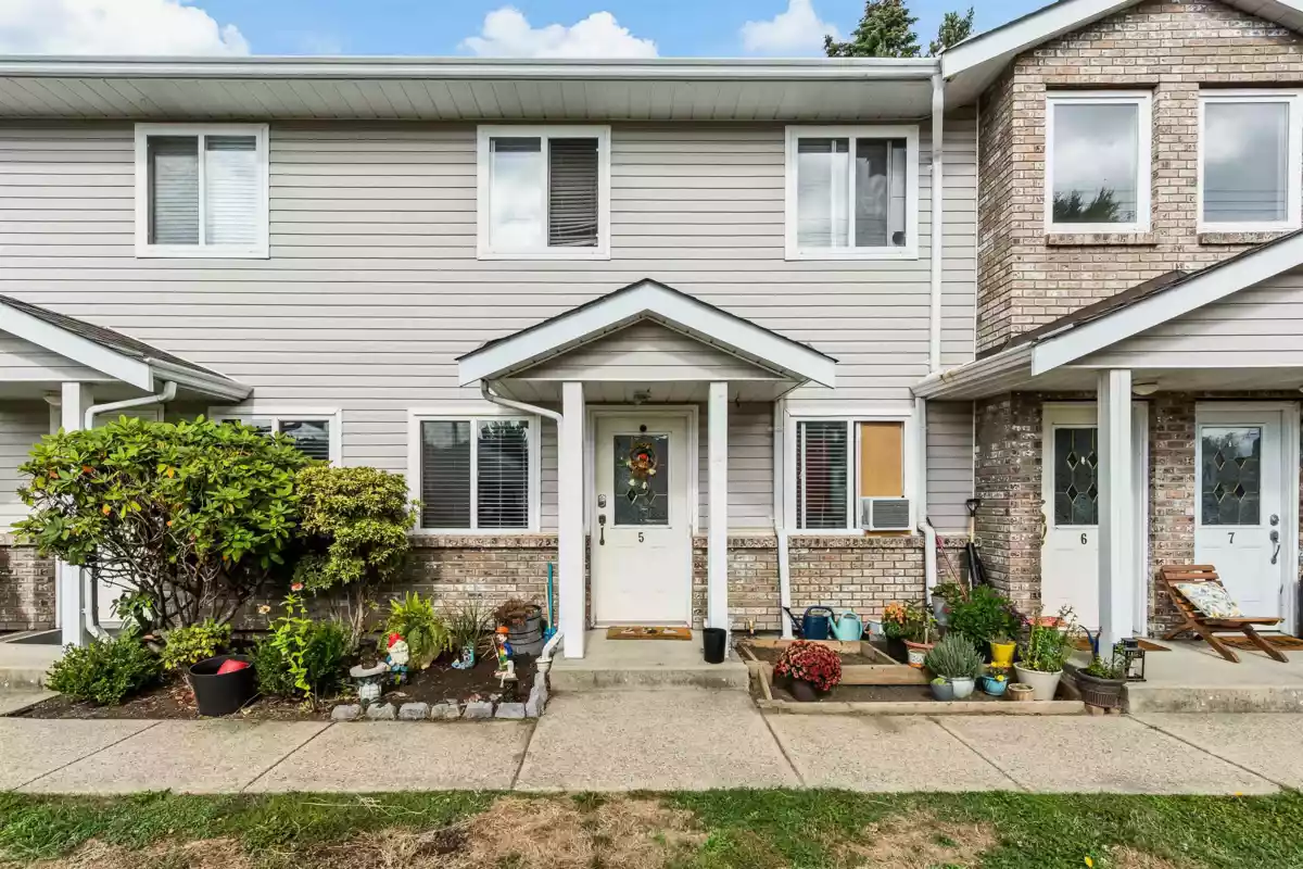 Mudroom Photo of 5 46735 Yale Road, Chilliwack, BC