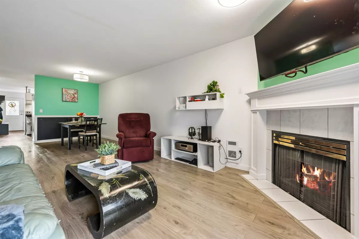 Walk-In Closet Photo of 5 46735 Yale Road, Chilliwack, BC