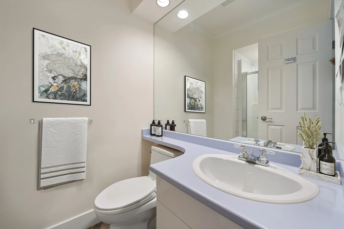 Bedroom 4 Photo of 1711 126 Street, Surrey, BC