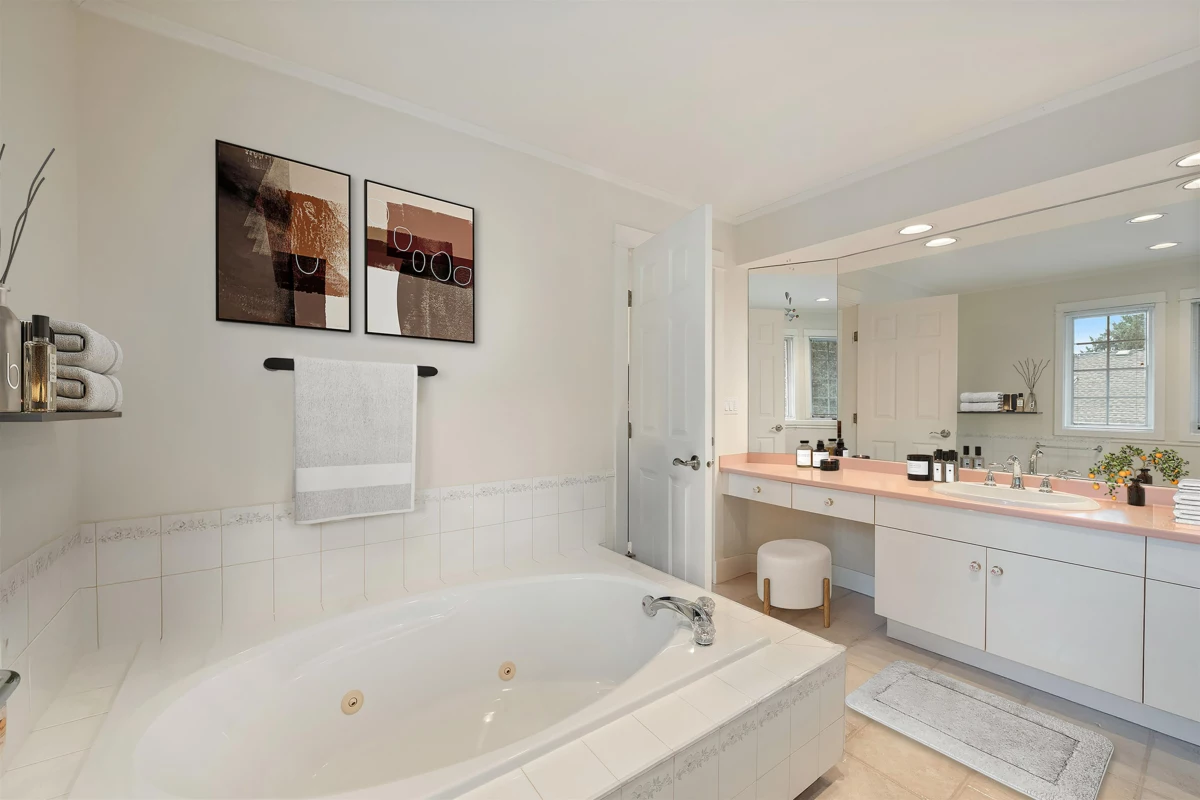 Front Yard Photo of 1711 126 Street, Surrey, BC