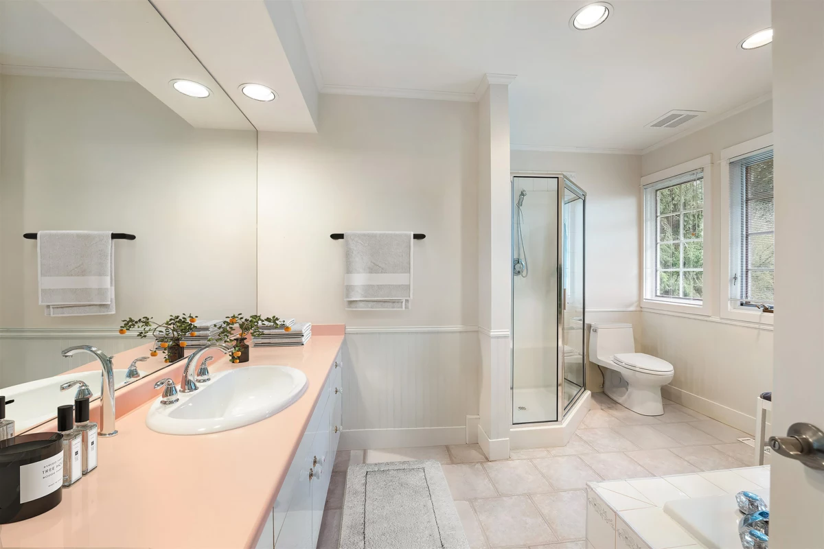 Garden / Landscaping Photo of 1711 126 Street, Surrey, BC