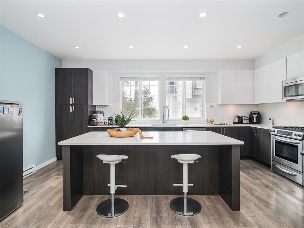 Primary Bathroom Photo of 24 15128 24 Avenue, Surrey, BC