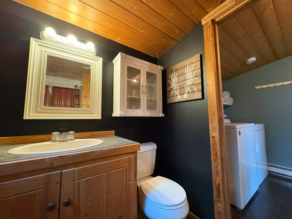 Guest Bathroom Photo of 815 The Grove Road, Gambier Island, BC