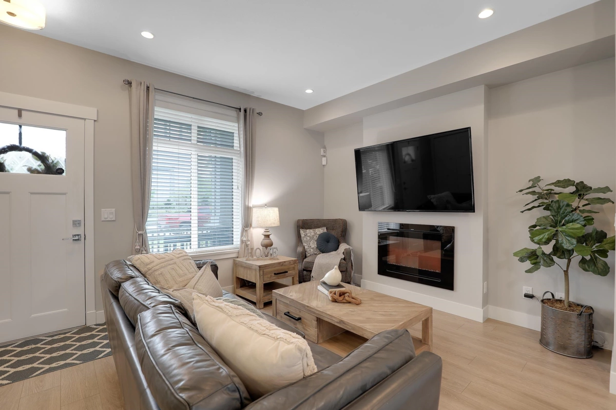 Family Room Photo of 20377 82 Avenue, Langley, BC