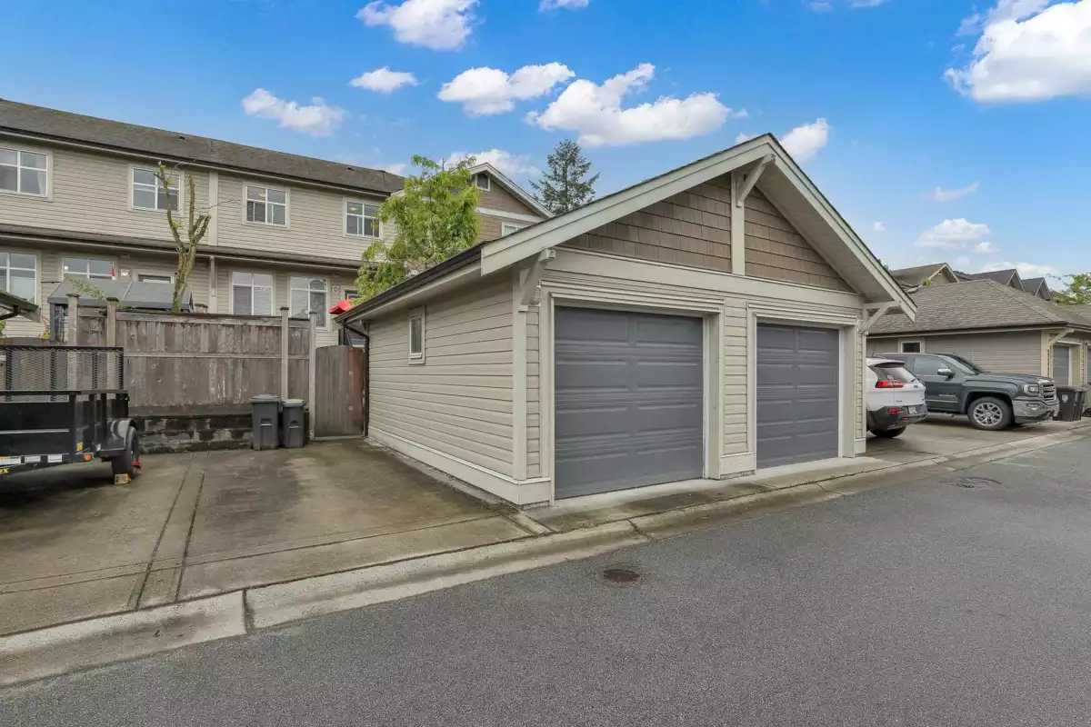 Outdoor Kitchen Photo of 20377 82 Avenue, Langley, BC