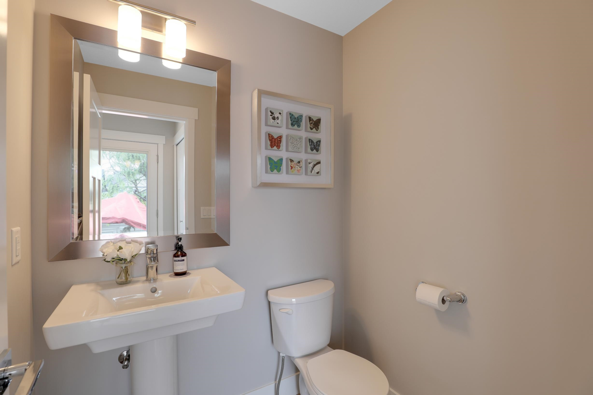Powder Room Photo of 20377 82 Avenue, Langley, BC