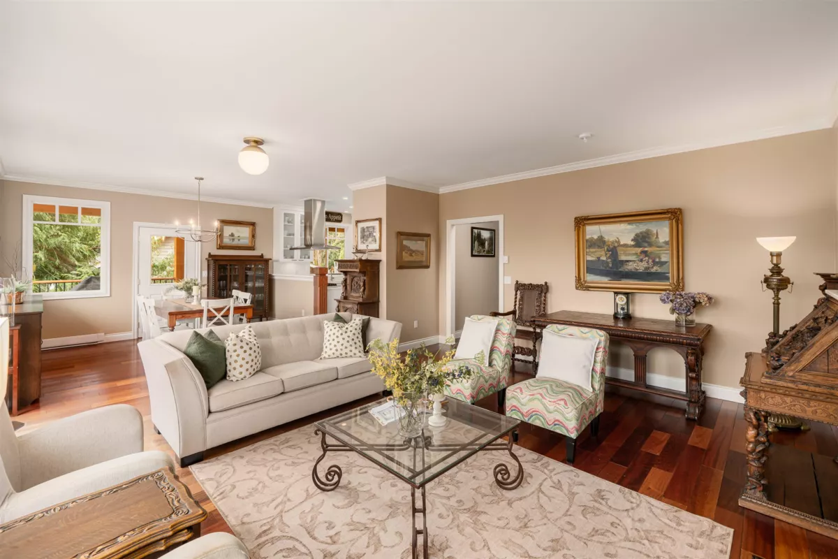 Family Room Photo of 947 Village Drive, Bowen Island, BC