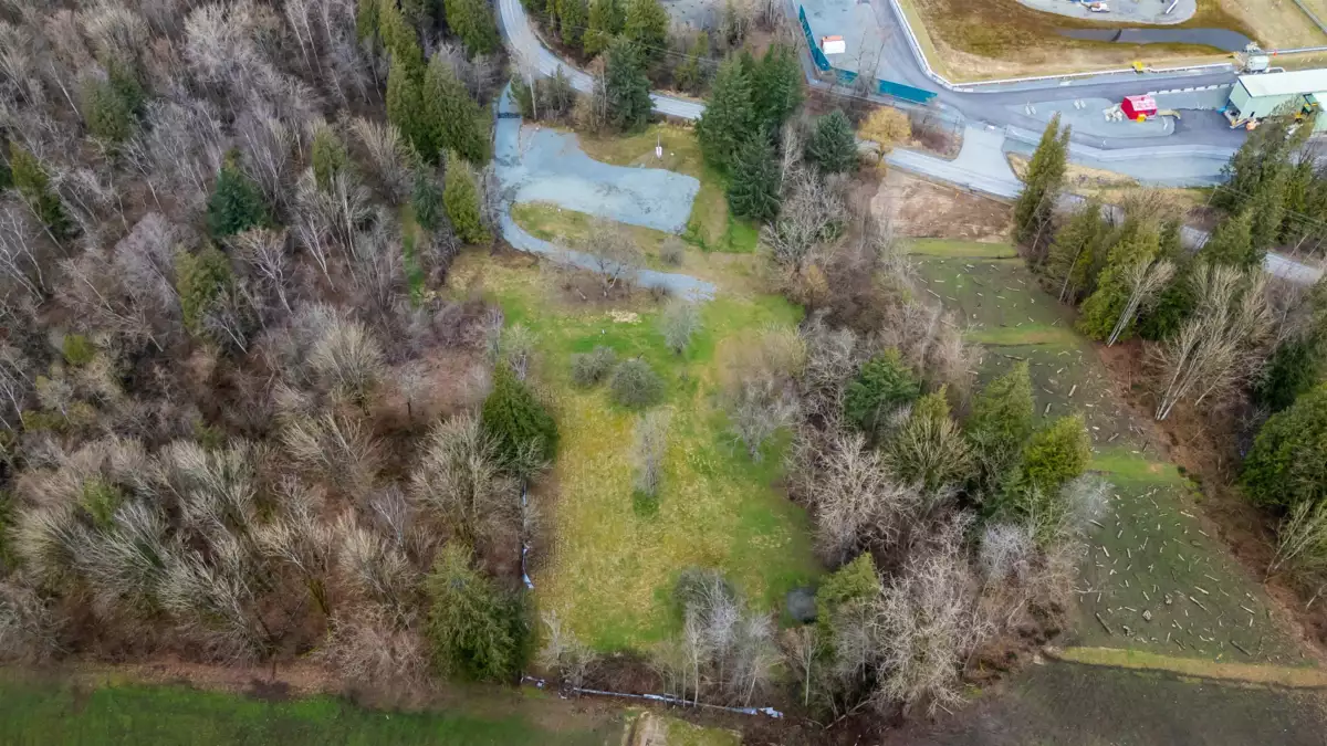 Kitchen Island Photo of 4165 Sumas Mountain Road, Abbotsford, BC