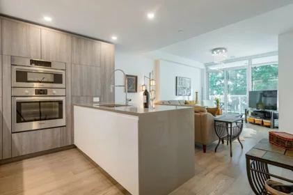 Kitchen Island Photo of 315 15165 Thrift Avenue, White Rock, BC