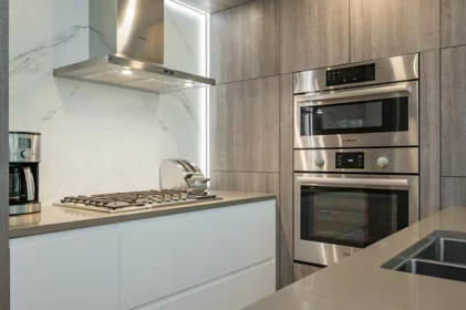 Kitchen Photo of 315 15165 Thrift Avenue, White Rock, BC