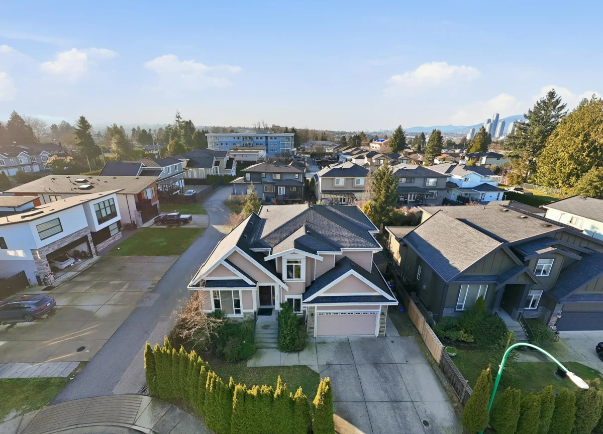 Neighborhood Park Photo Near 3741 Dundonald Avenue, Burnaby, BC