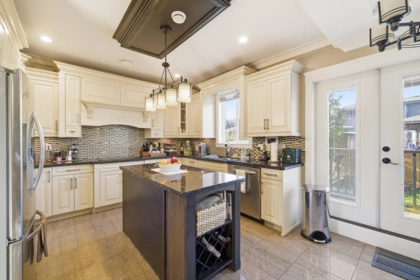 Kitchen Island Photo of 3741 Dundonald Avenue, Burnaby, BC