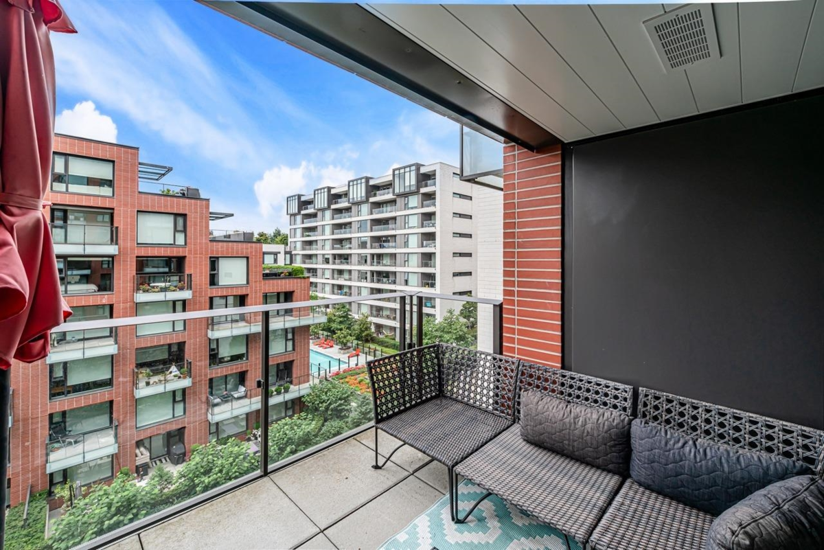 Hot Tub / Spa Photo of 602 1561 W 57th Avenue, Vancouver, BC