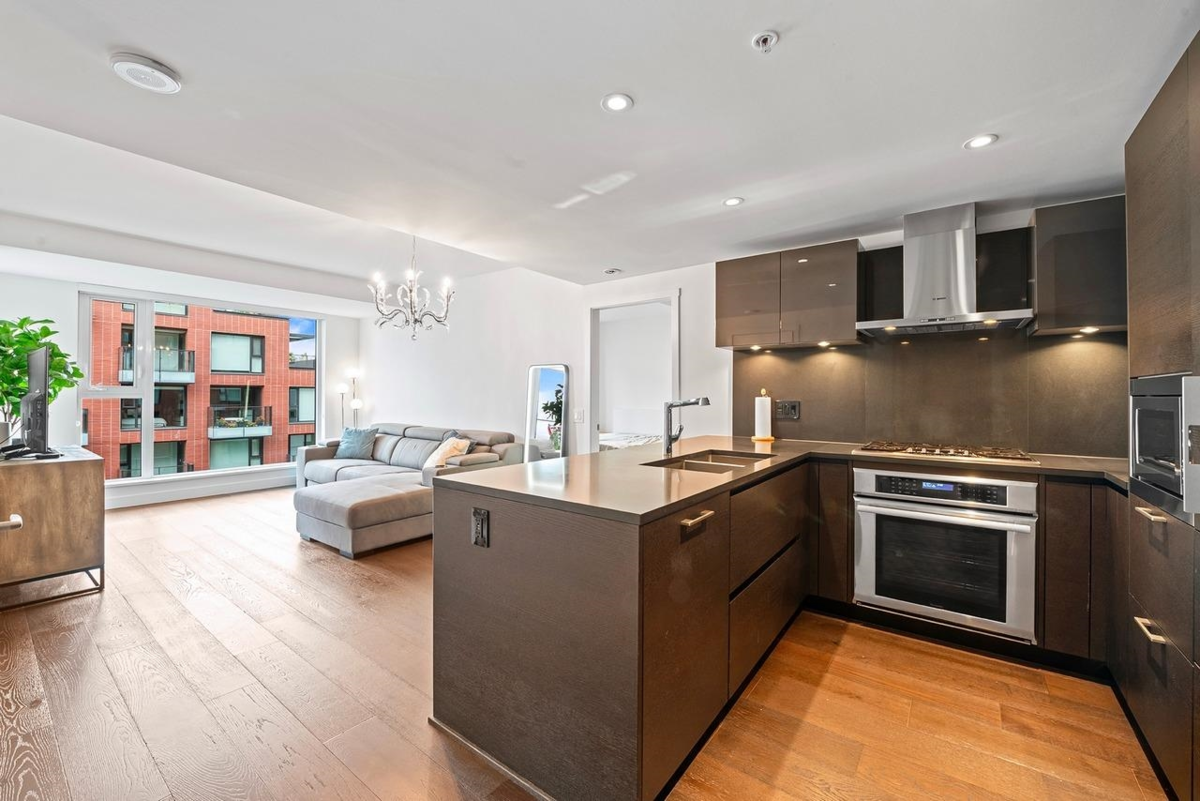 Primary Bathroom Photo of 602 1561 W 57th Avenue, Vancouver, BC