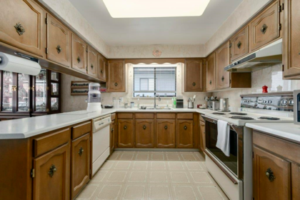 Guest Bathroom Photo of 8194 Woodlake Court, Burnaby, BC