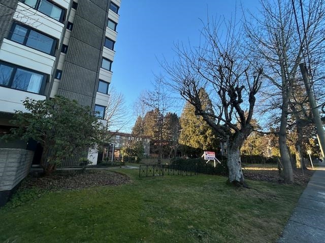 Powder Room Photo of 11951 222 Street, Maple Ridge, BC