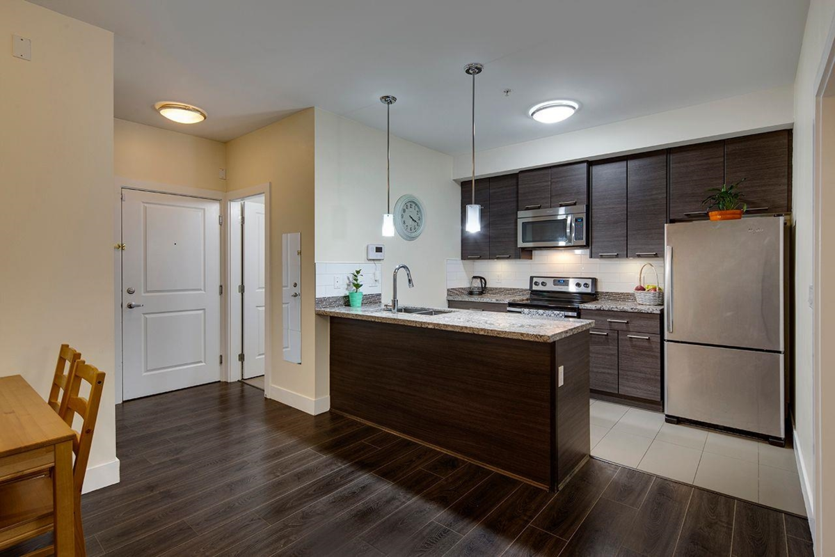 Primary Bathroom Photo of 106 7377 14th Avenue, Burnaby, BC