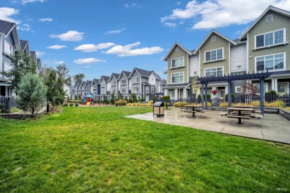 Front Yard Photo of 122 20180 84 Avenue, Langley, BC